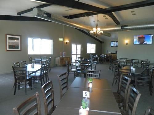 Dooleys Tavern And Motel Capella