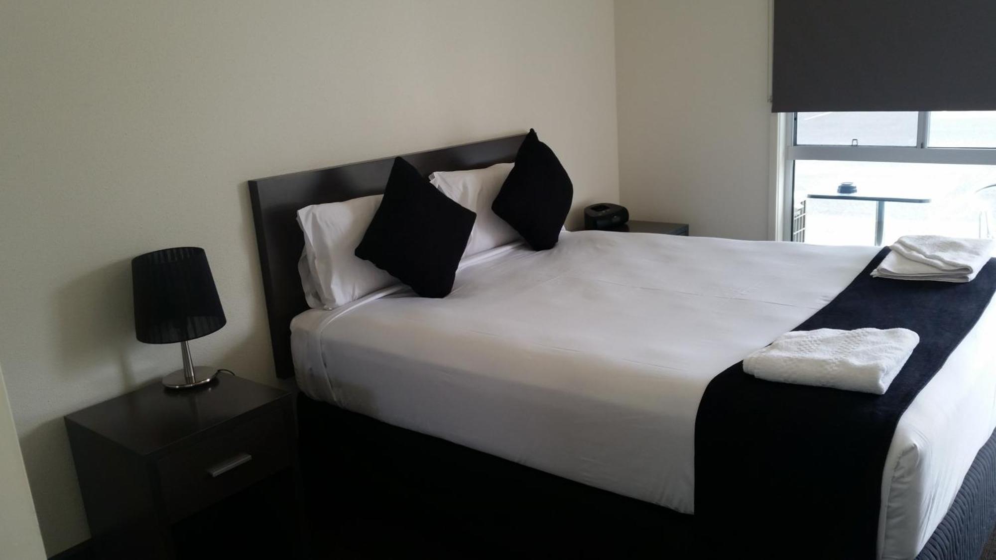 Dooleys Tavern And Motel Capella 4* Capella