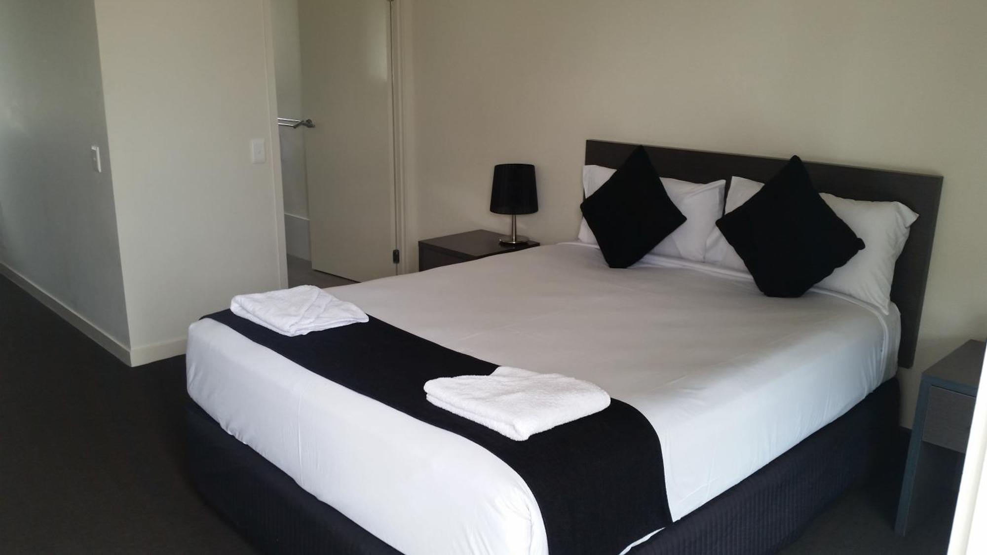 Dooleys Tavern And Motel Capella Motel 4*